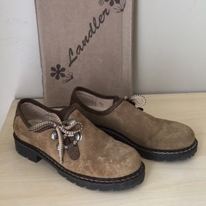 Light Brown flat Shoes with ties, made in Germany